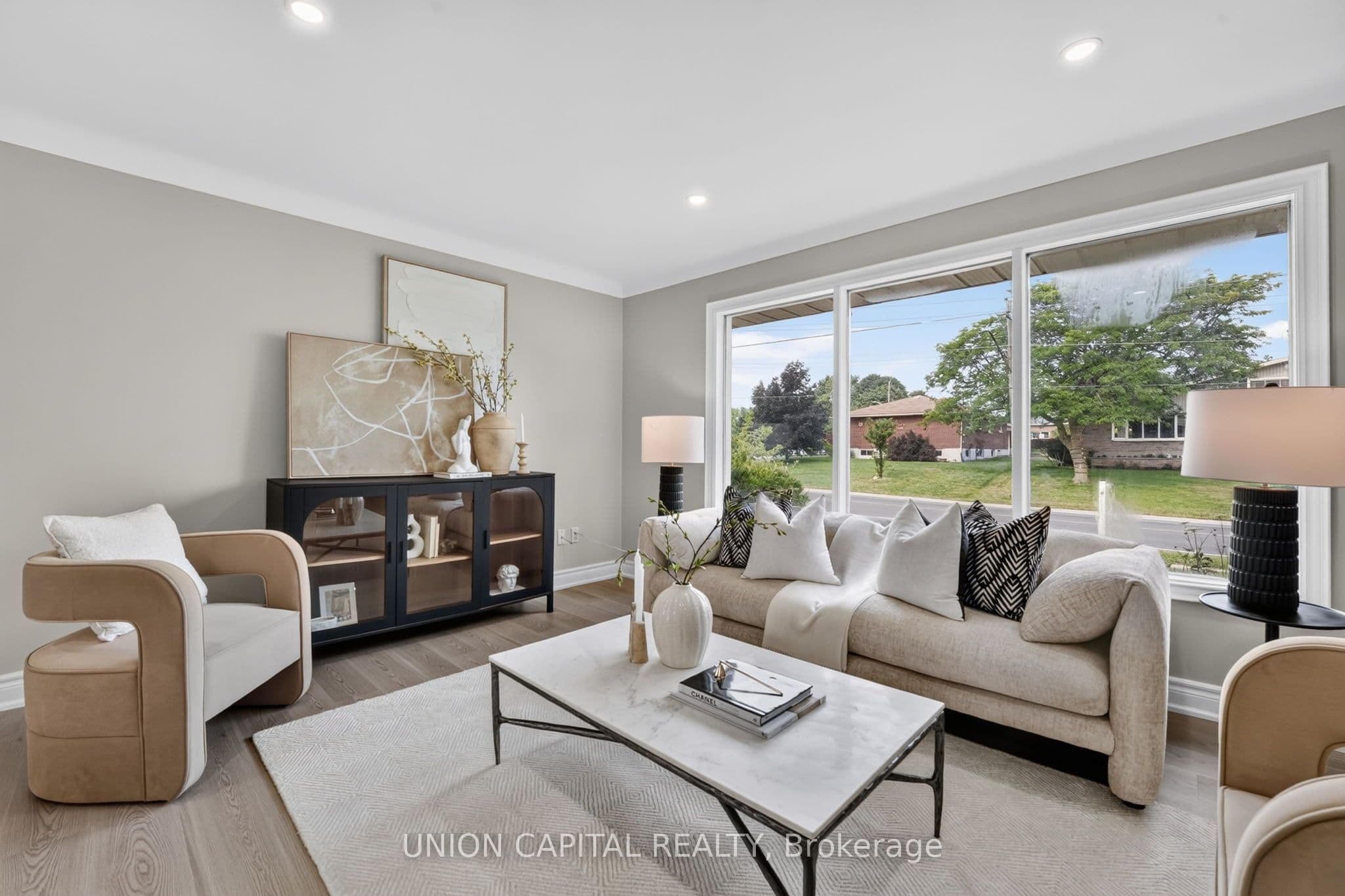 30 Collier Road N