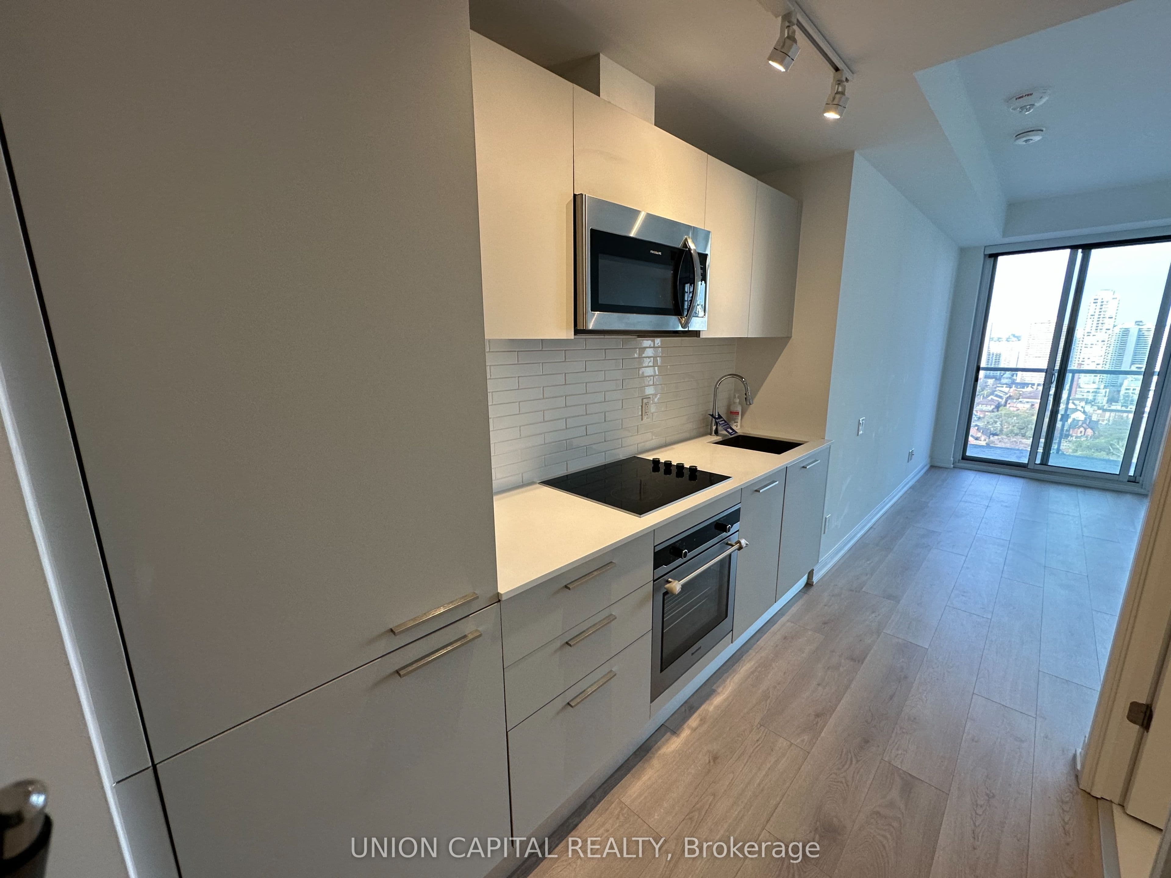 3 Gloucester Street #2605 3