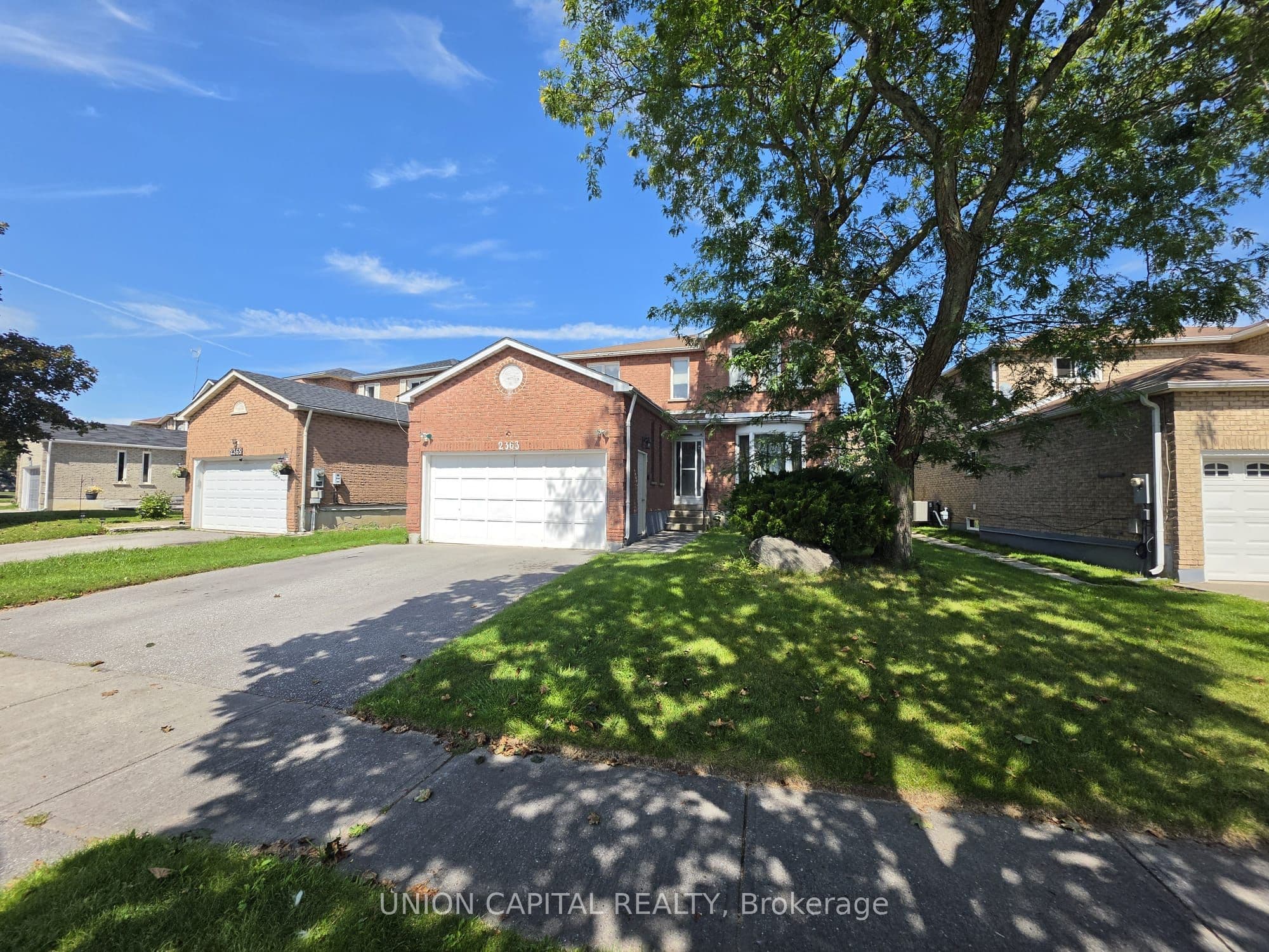 2363 Strathmore Crescent 2