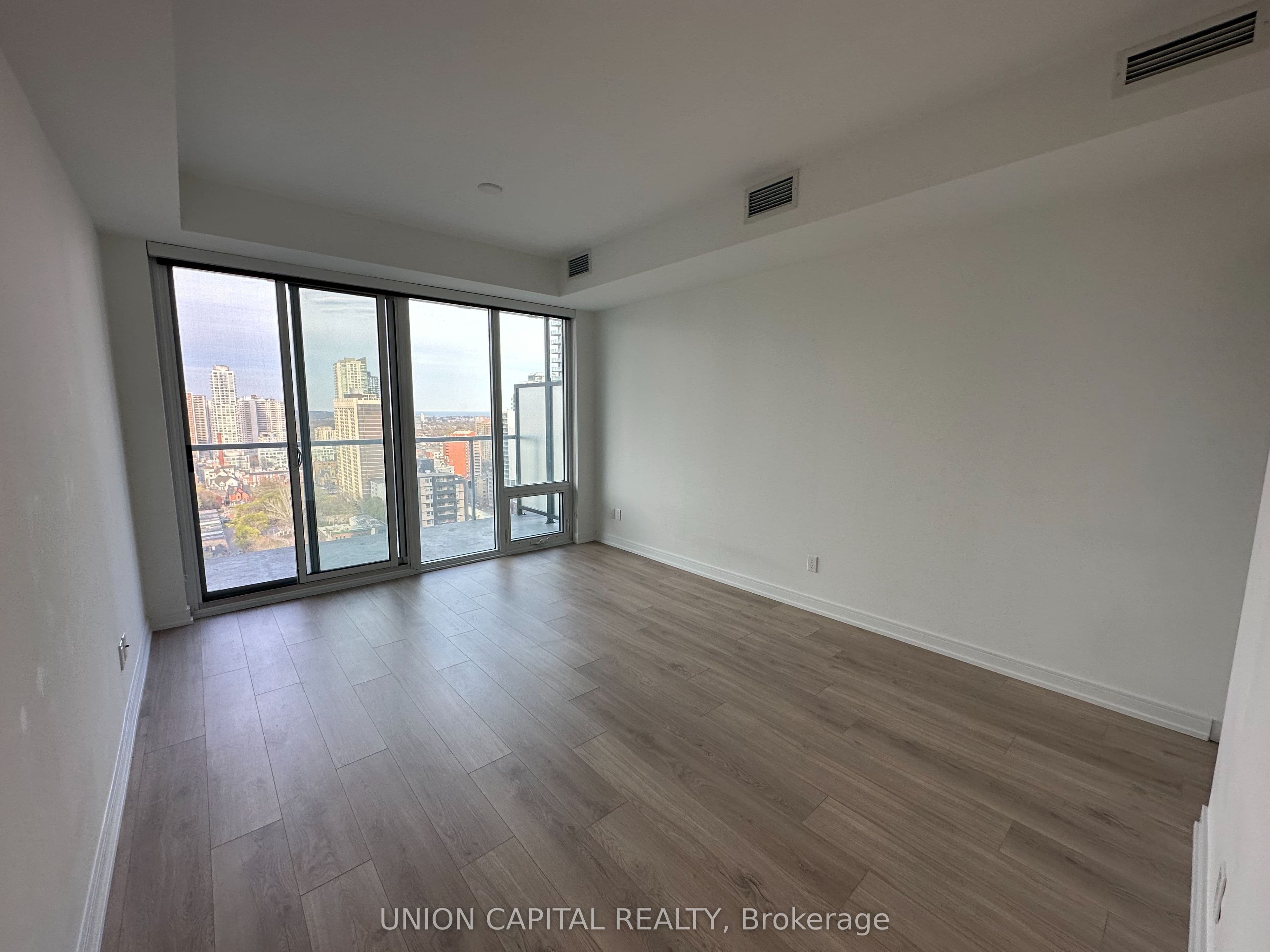 3 Gloucester Street #2605 2