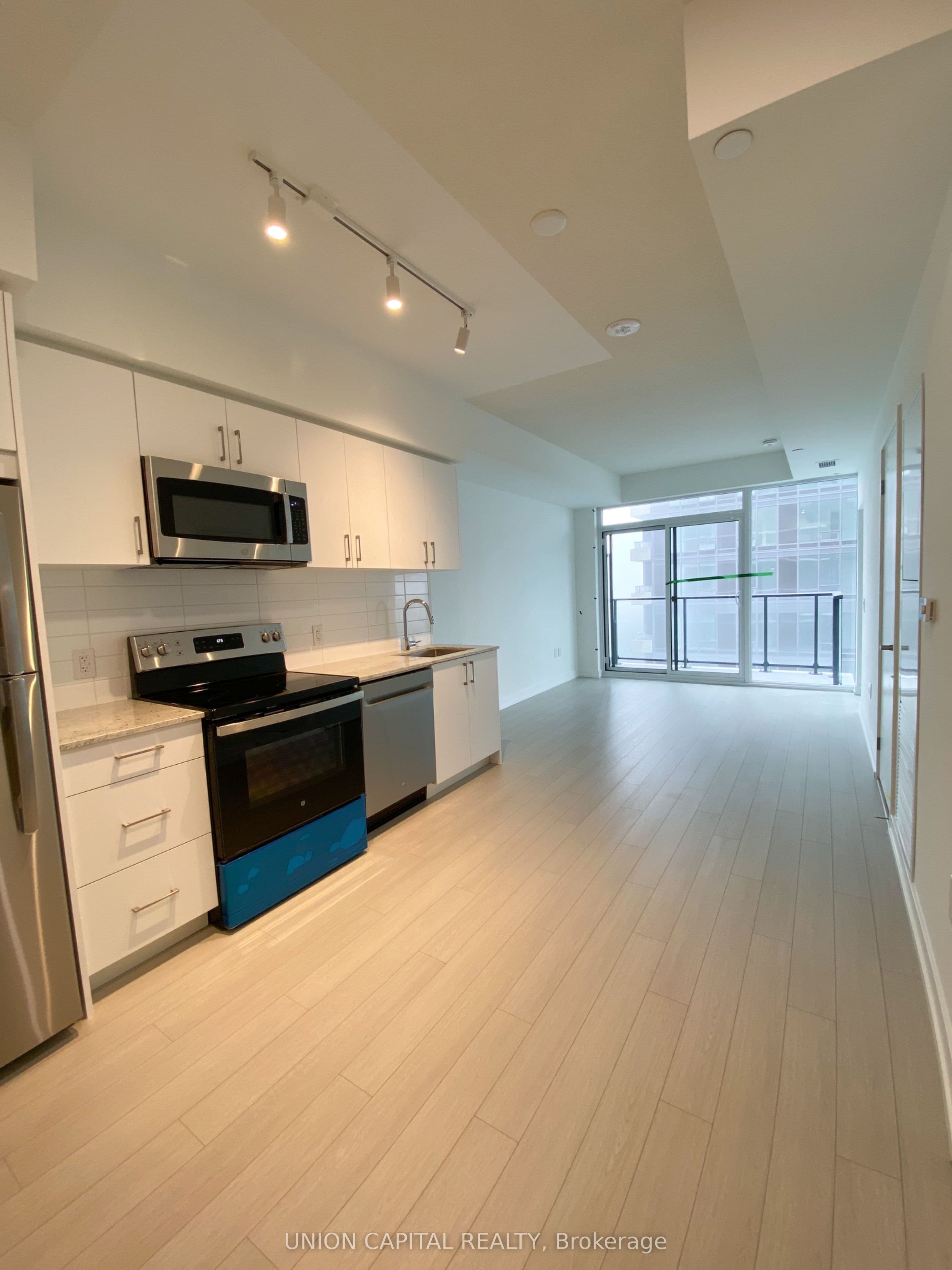 4010 Eglinton Avenue W #1916 4