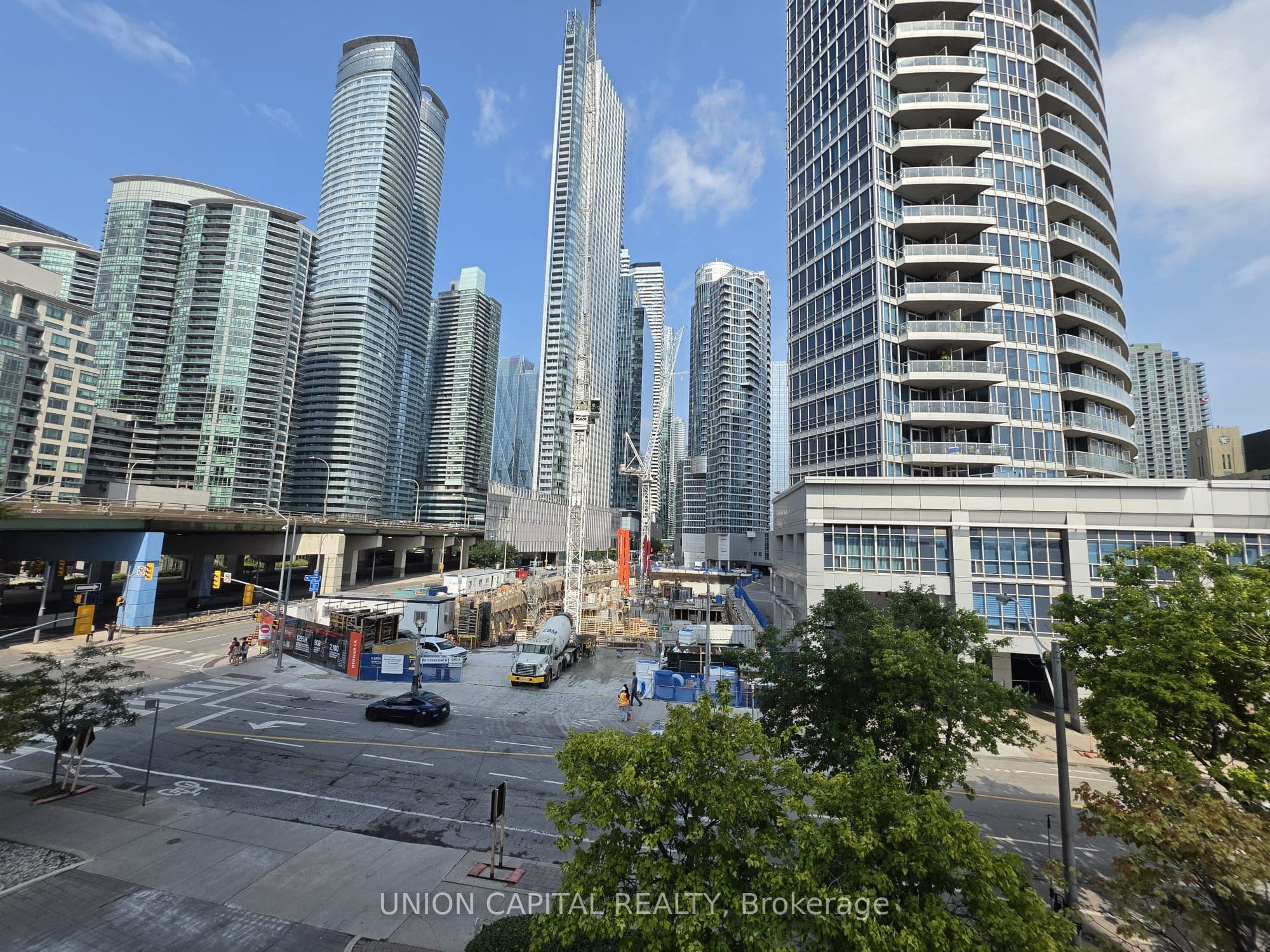 228 Queens Quay W #302 4